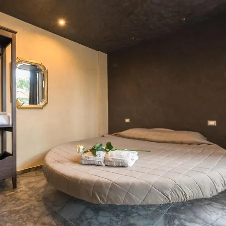 Garda Fantasy Paradise Silver O Gold Apartment Desenzano del Garda