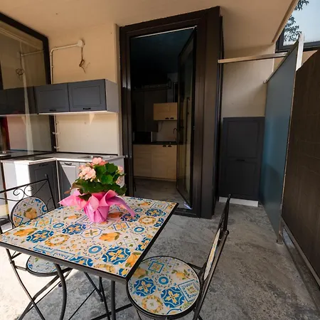 Garda Fantasy Paradise Silver O Gold Apartment *
